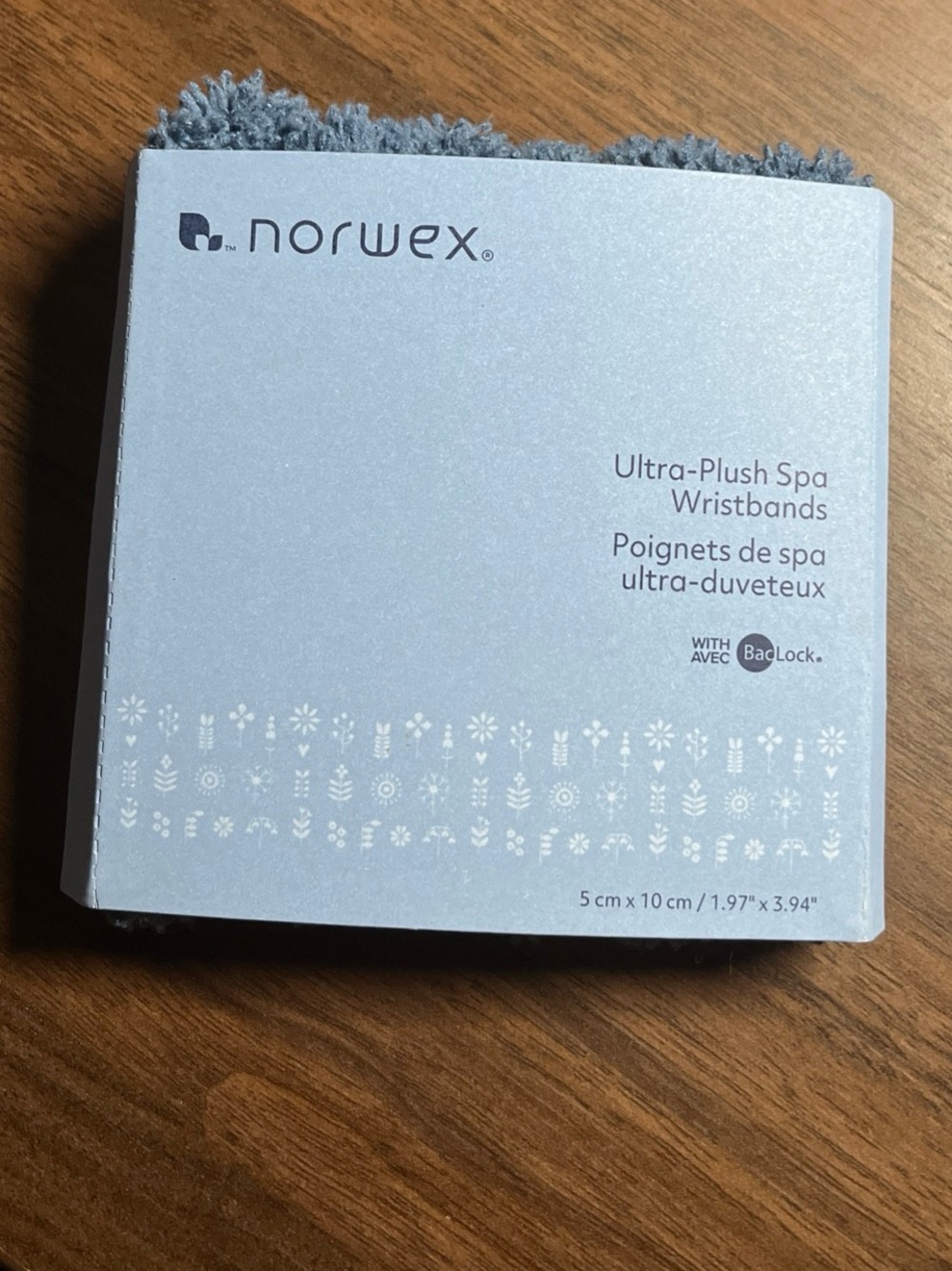 Norwex Ultra-Plush Spa Wristbands in Light Blue